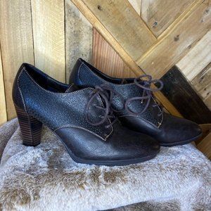 Dr. Scholl's | Lace up Leather Heeled Booties | 9